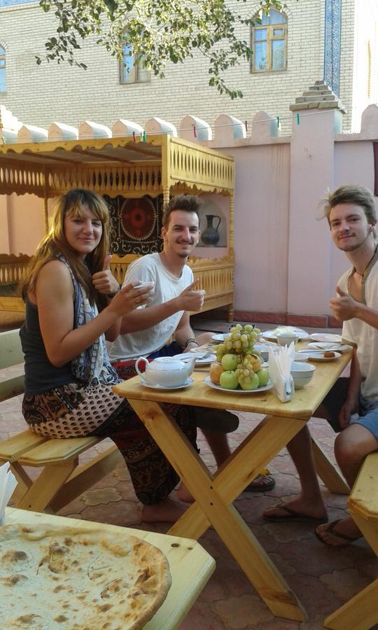 חיווה Guest House Orzu מראה חיצוני תמונה